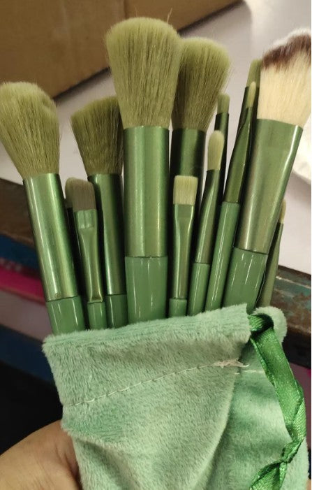 13Pcs Makeup Brush Set virtual